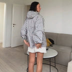 Trench curto xadrez Seul com capuz para mulher MotionCare