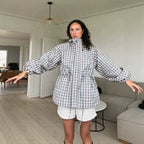 Trench curto xadrez Seul com capuz para mulher MotionCare — vista 2