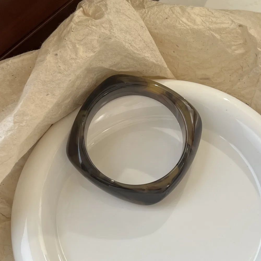 Pulseira rígida Aurora de mulher em acrílico marmoreado MotionCare — vista 16
