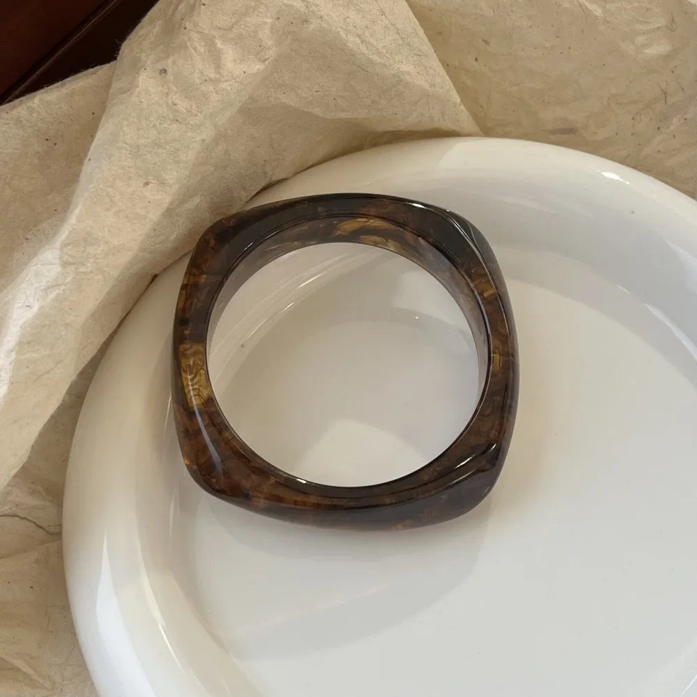 Pulseira rígida Aurora de mulher em acrílico marmoreado MotionCare — vista 11