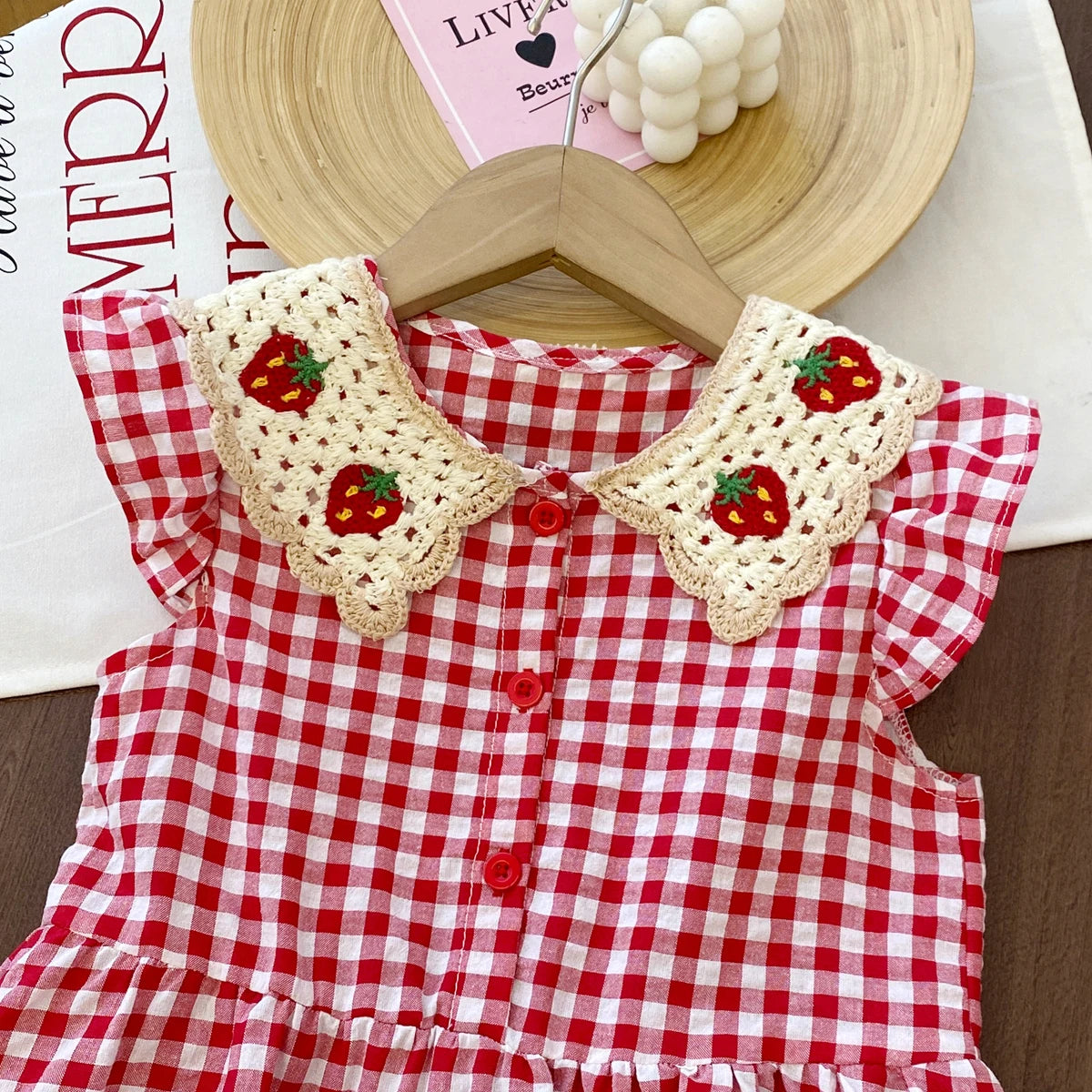 Vestido de menina Cambridge xadrez com gola de croché MotionCare — vista 4